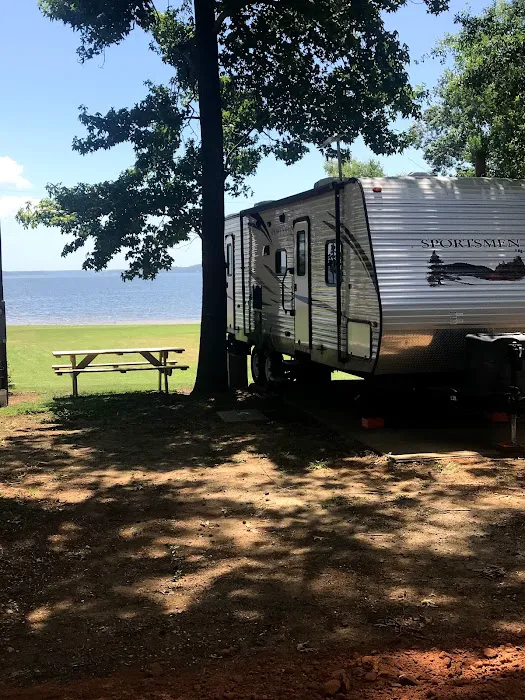 Best Park RV Park and Marina Picture 9