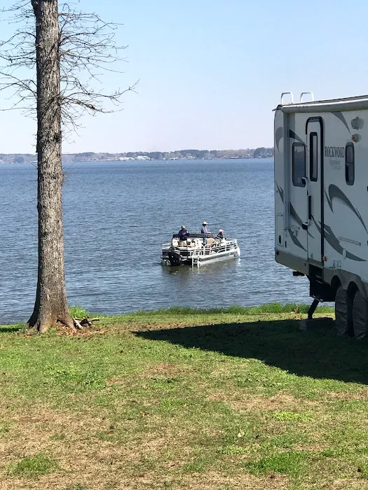 Best Park RV Park and Marina Picture 3