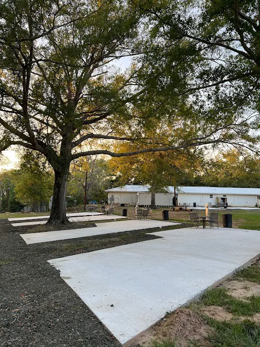 Driftwood RV Park and Cabins by the lake Picture 7