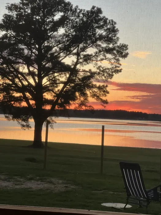 Three Pines Lakeside Picture 3