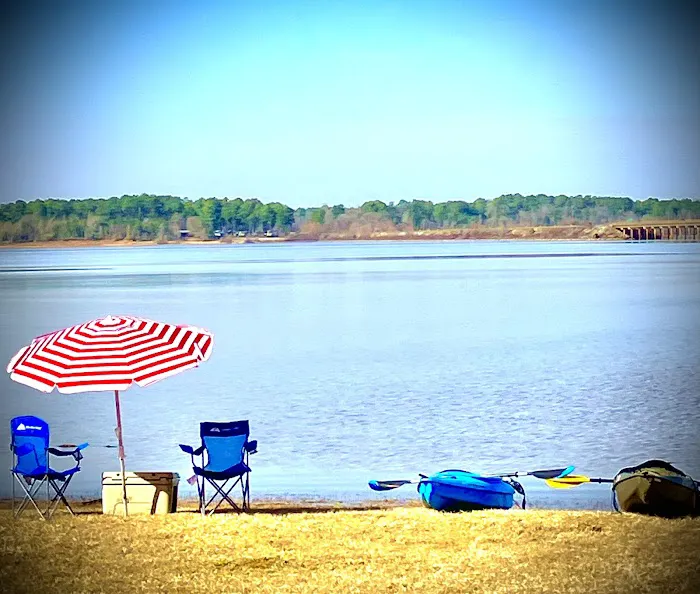 Three Pines Lakeside Picture 1