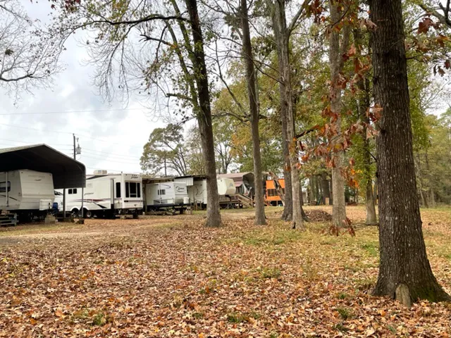 Kervins RV Park Picture 9