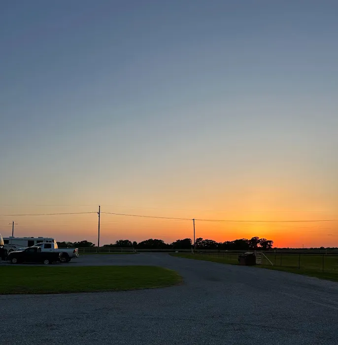 S & H RV Park Picture 2