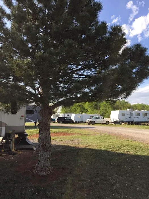 Bobcat Creek RV Park, Convenience Store, Gas Station and Propane Filling Station Picture 3