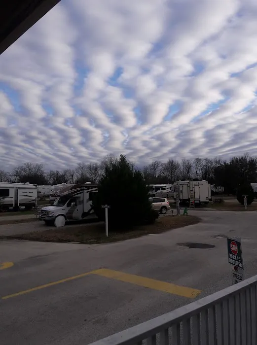 Frog City RV Park Picture 6