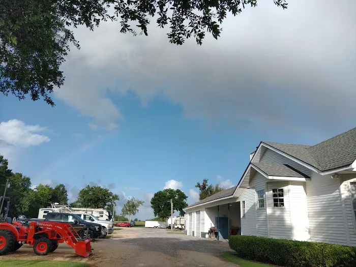 Cajun Hideaway RV Park Inc Picture 4