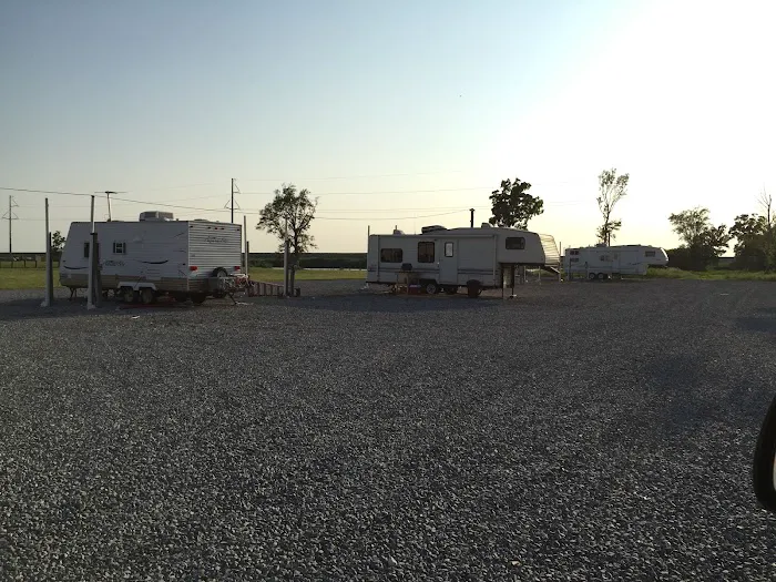 Avary Oaks RV Park Picture 2