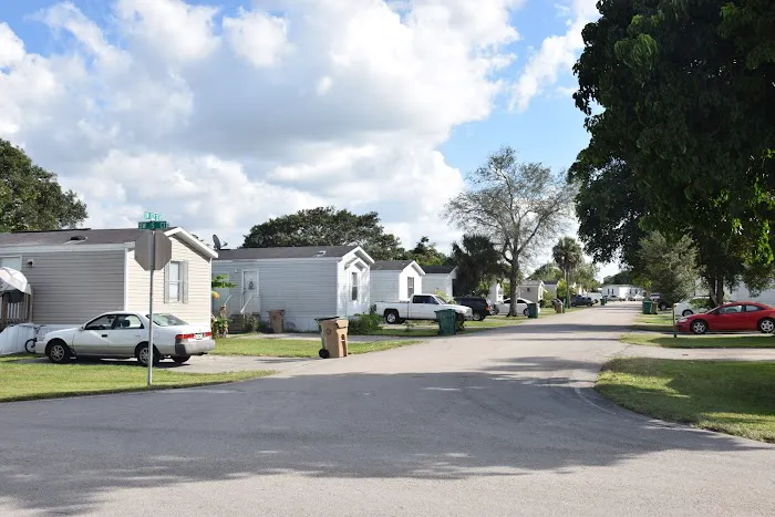 Western Hills Manufactured Home Community Picture 9