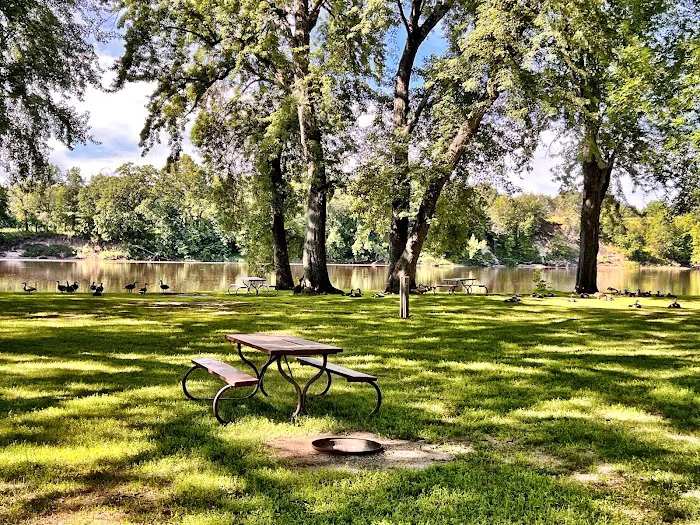 Two Rivers Campground & Tubing Picture 4