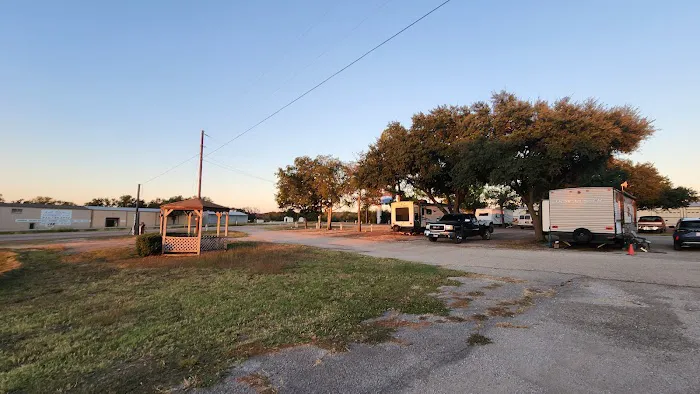 Stewart's RV Park Picture 3