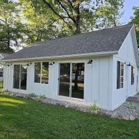 Water's Edge Resort On Farm Island Lake ico