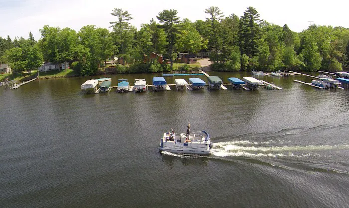 Water's Edge Resort On Farm Island Lake Picture 8