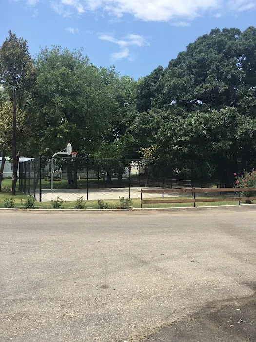 Ranches of Joshua Mobile Home Park Picture 10