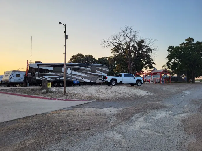 Shady Acres RV Park Picture 6