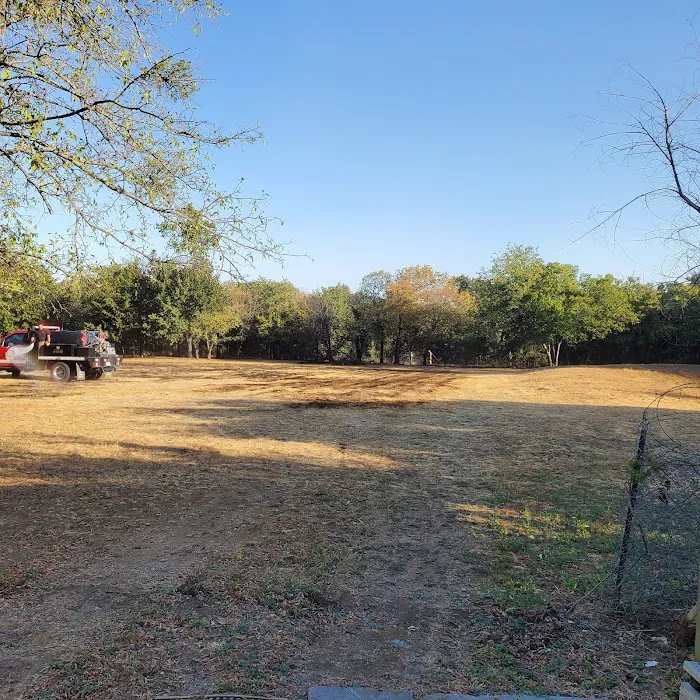 Lone Star Mobile Home Park Picture 2