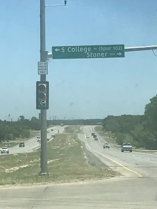 Lone Star Mobile Home Park Picture 3