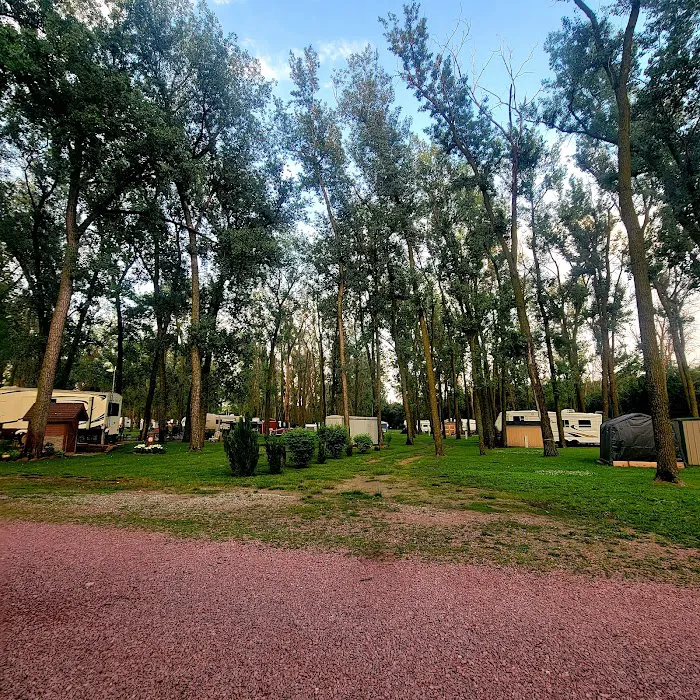River Landing Camp Ground Picture 9