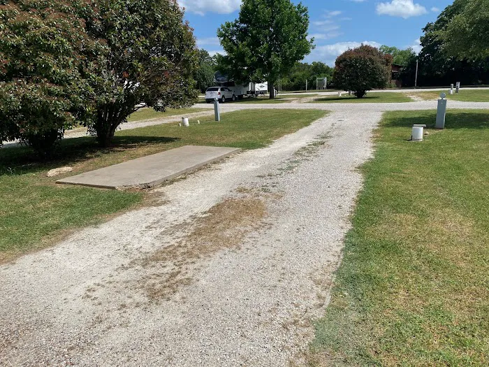 Country Living RV Park Picture 10