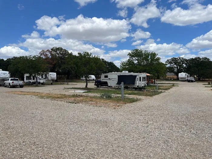 Oak Breeze Village RV Park Picture 2