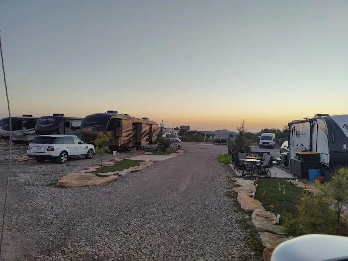 Tired Traveler RV Park Picture 6