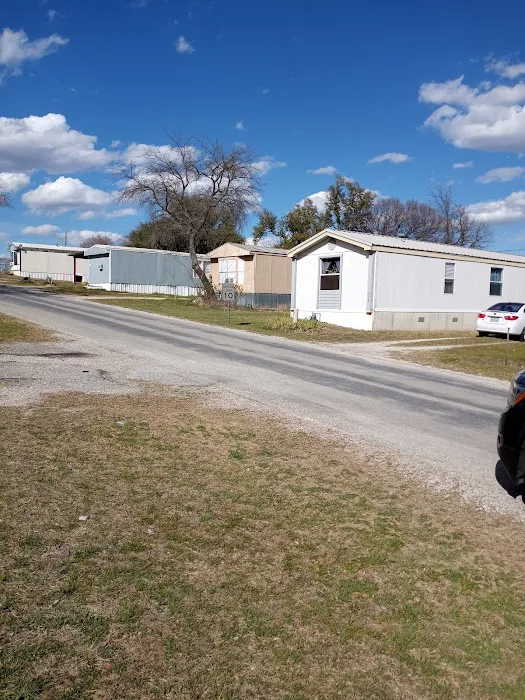 Oak Hill Mobile Home Park Picture 7