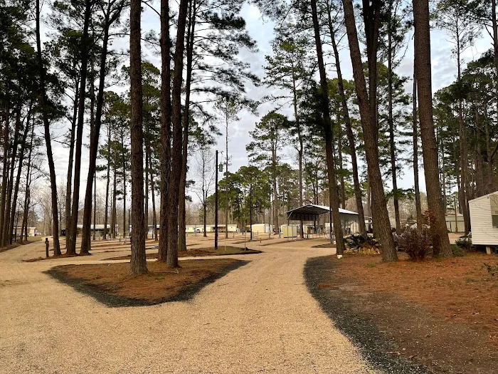 Mid Lake Campground and Market Picture 10