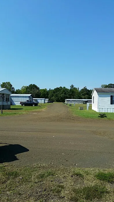 Pineland Mobile Home and RV Park Picture 5