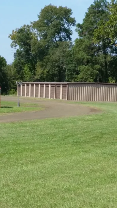 Pineland Mobile Home and RV Park Picture 4