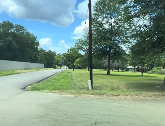 Pineland Mobile Home and RV Park Picture 7