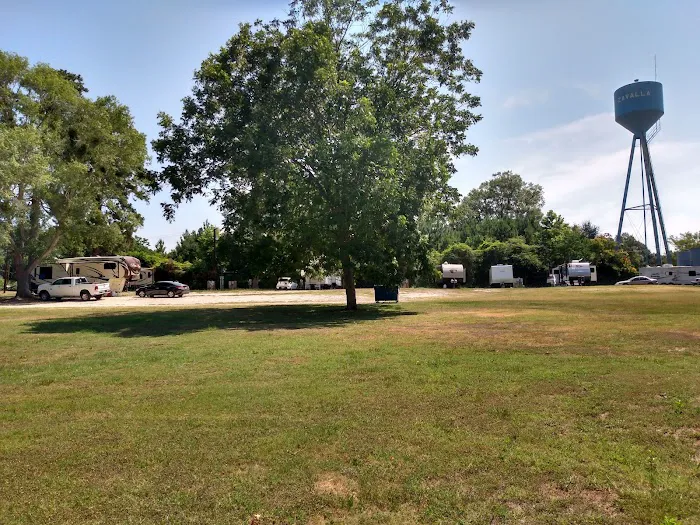 Bass Warriors Lodge & R. V. Picture 6