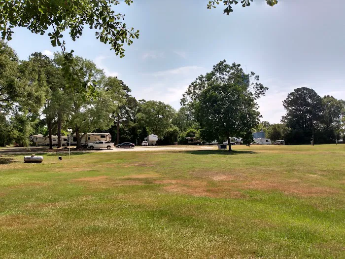 Bass Warriors Lodge & R. V. Picture 4