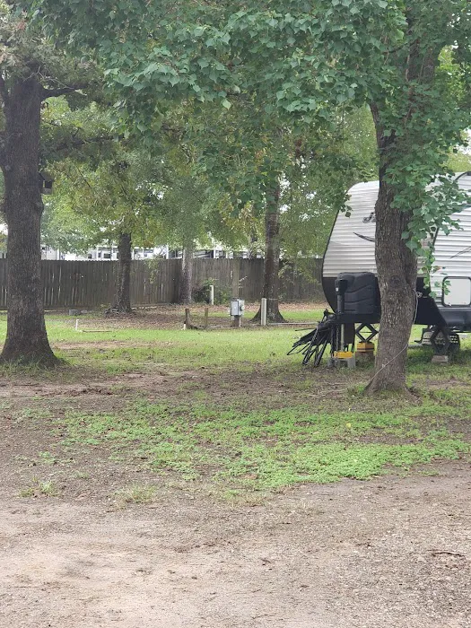 G & D's Loop 149 RV Park Picture 2