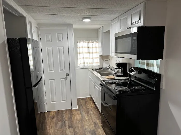 Island Palms RV Park Picture 9