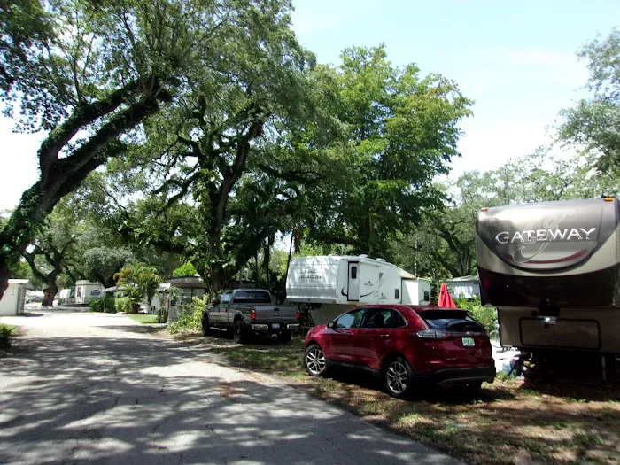 Holiday Mobile Estates Picture 10
