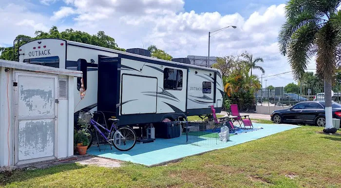 Green Acres Mobile Home Village Picture 5