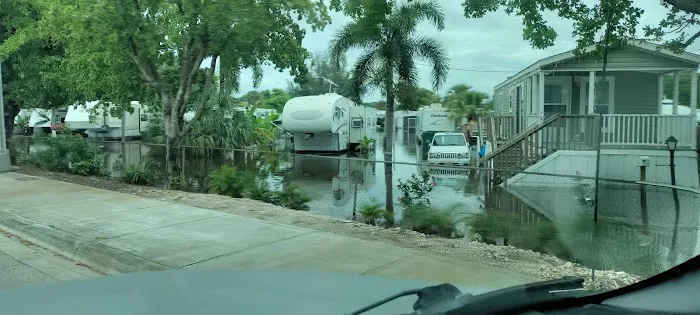 Green Acres Mobile Home Village Picture 3