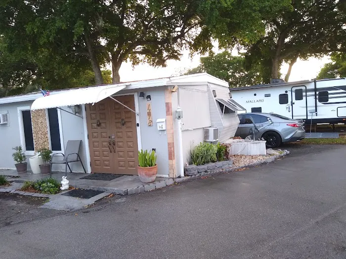 Holiday Park Mobile Estates Picture 3