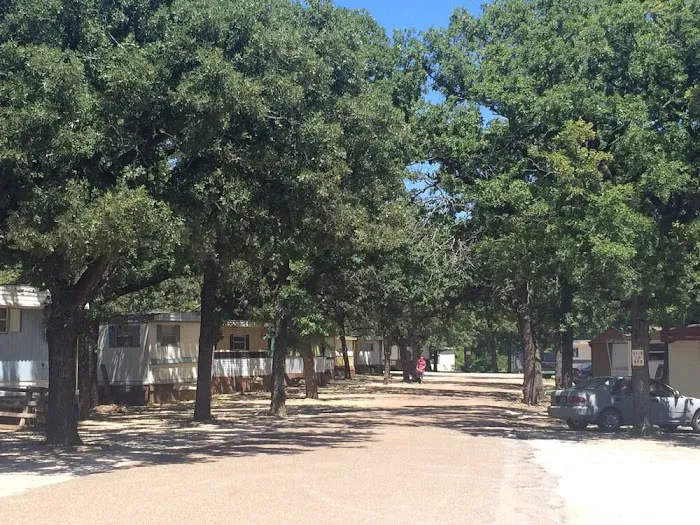 Hidden Oaks Mobile Home Park Picture 1