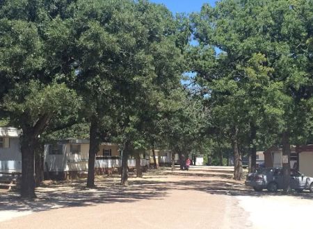 Hidden Oaks Mobile Home Park