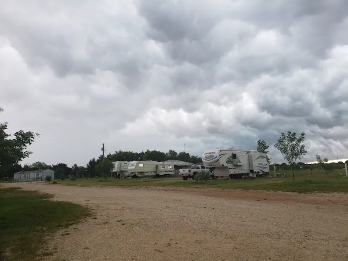 Lil Bit Country RV Park Picture 2