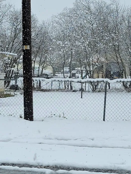 Lil Bit Country RV Park Picture 7
