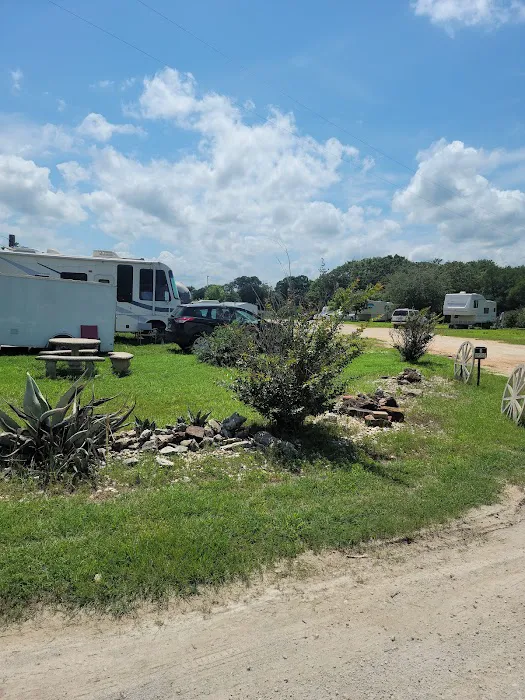 Lil Bit Country RV Park Picture 9