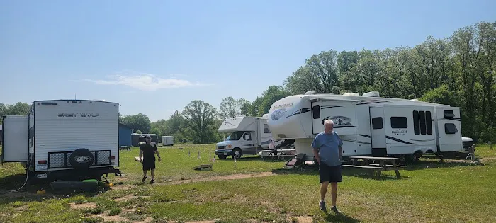 Grumpy's Out-back Campground Picture 8