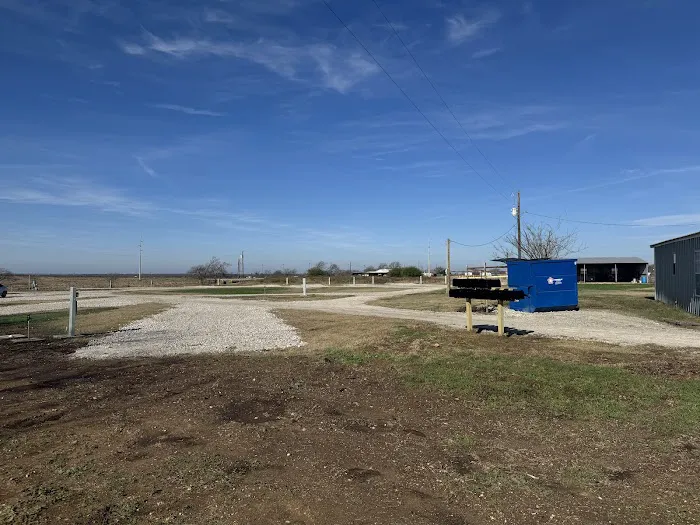 933 RV Park Picture 3