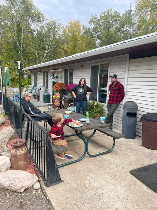 Hidden Meadows Campground Bar and Grill on Blind Lake. Picture 8