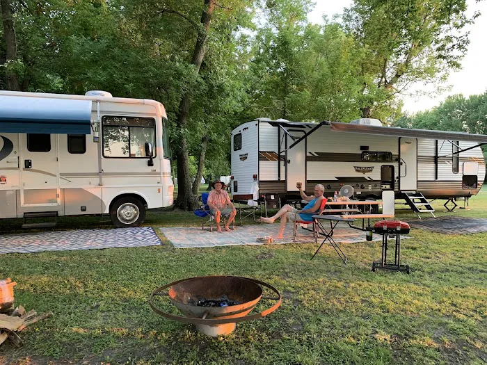 Outdoors Inn Campground Picture 9