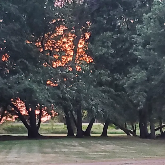 Outdoors Inn Campground Picture 2