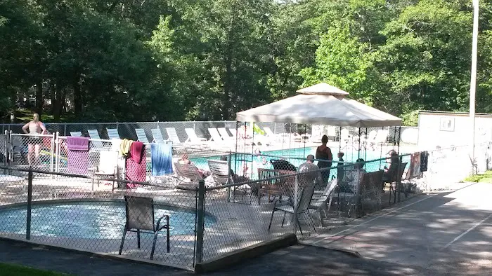 Fishtrap Camping and RV Resort Picture 9