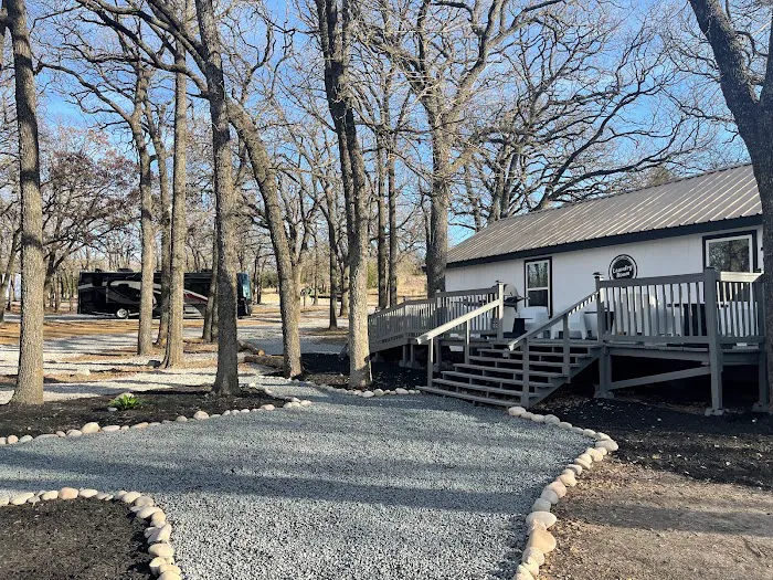 Cozy Hill Rv and Cabin Retreat Picture 1