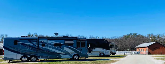 Coffee Creek RV Resort and Cabins Picture 5